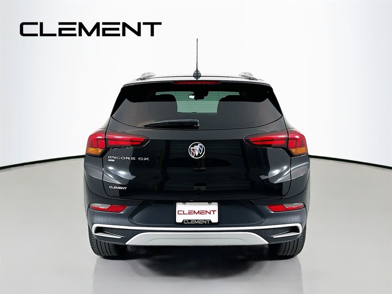 Buick Encore GX Vehicle Full-screen Gallery Image 08