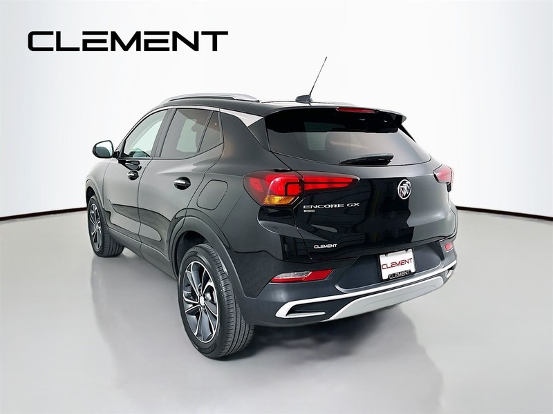 Buick Encore GX Vehicle Full-screen Gallery Image 10