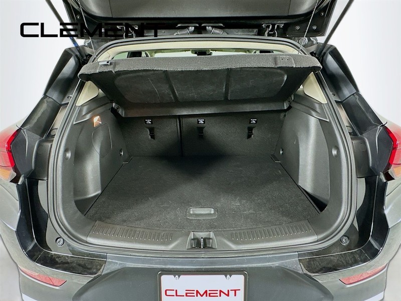 Buick Encore GX Vehicle Full-screen Gallery Image 11