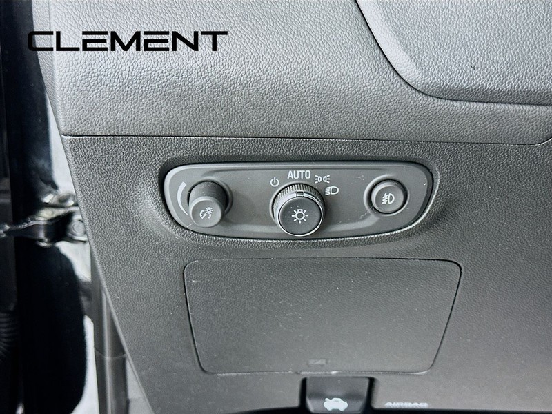 Buick Encore GX Vehicle Full-screen Gallery Image 14