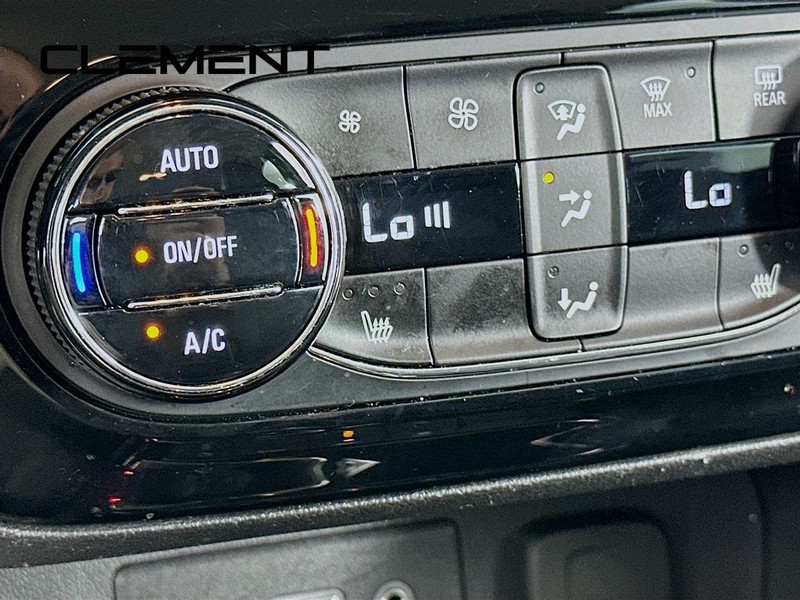 Buick Encore GX Vehicle Full-screen Gallery Image 23