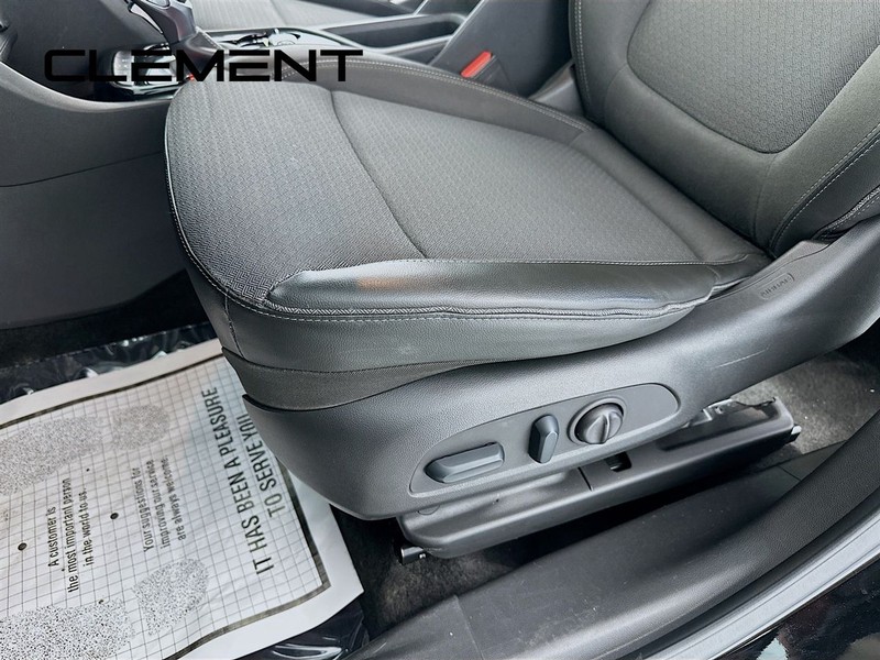 Buick Encore GX Vehicle Full-screen Gallery Image 28