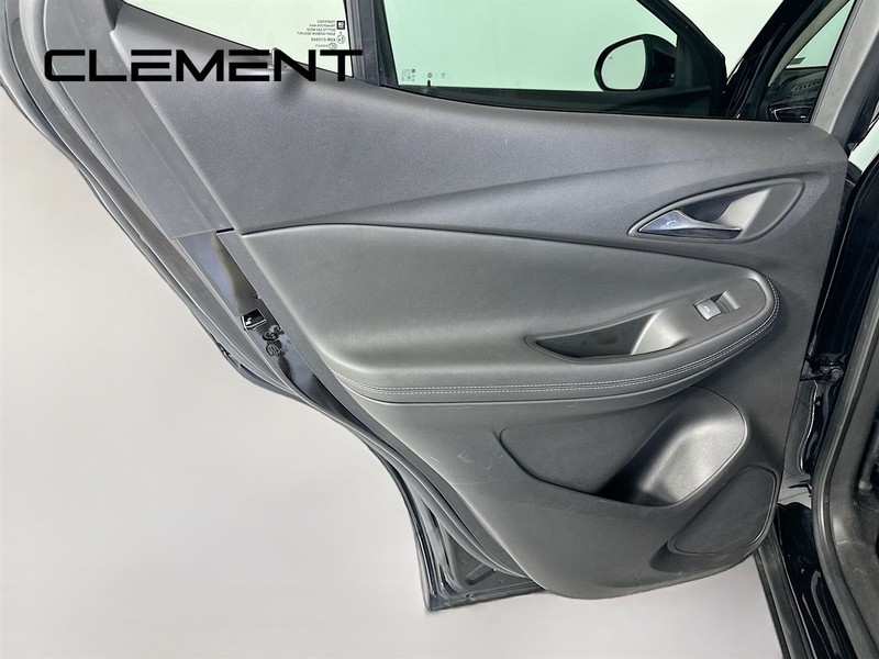 Buick Encore GX Vehicle Full-screen Gallery Image 30