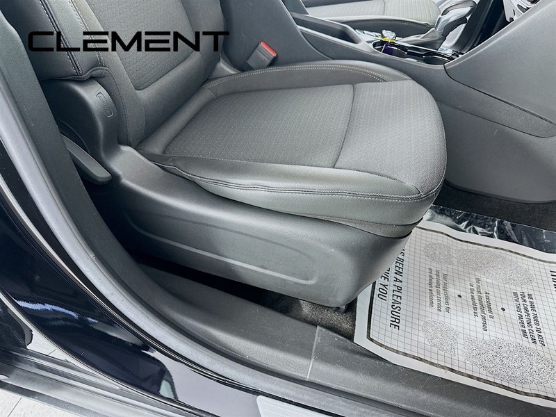 Buick Encore GX Vehicle Full-screen Gallery Image 32