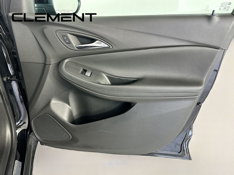 Buick Encore GX Vehicle Full-screen Gallery Image 34
