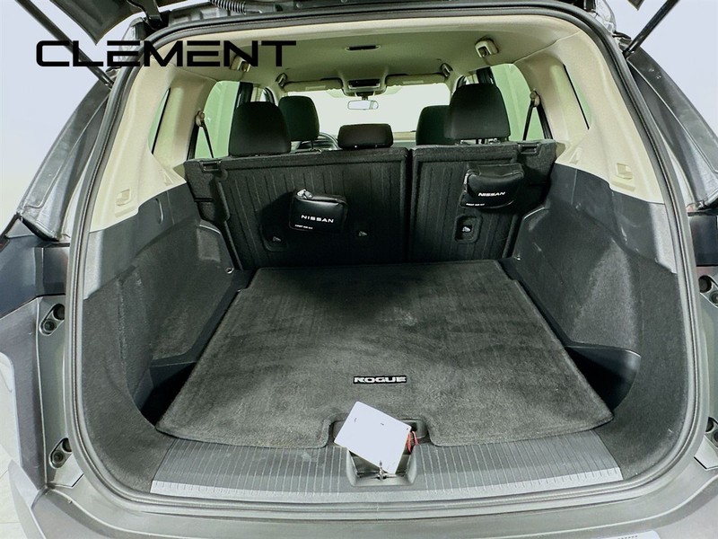 Nissan Rogue Vehicle Image 11