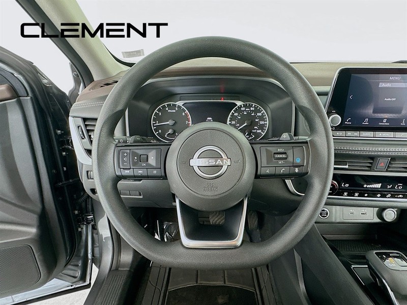 Nissan Rogue Vehicle Image 15