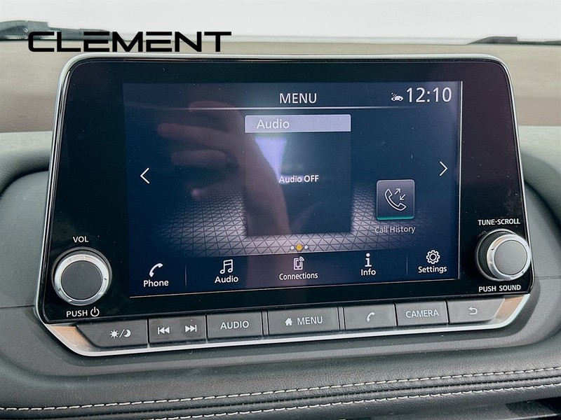 Nissan Rogue Vehicle Image 19