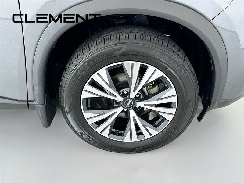 Nissan Rogue Vehicle Image 33