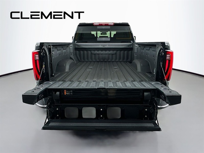 GMC Sierra 2500HD Vehicle Image 11