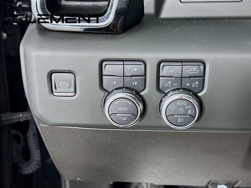 GMC Sierra 2500HD Vehicle Image 14