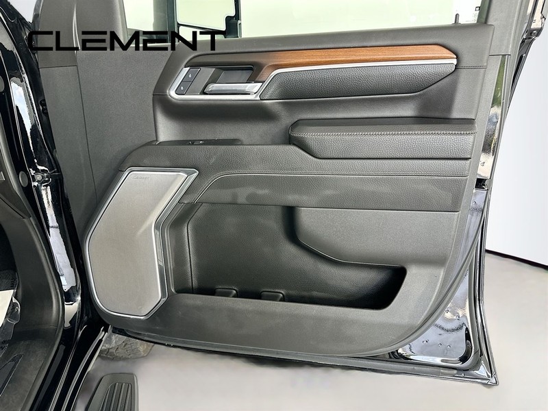 GMC Sierra 2500HD Vehicle Image 36