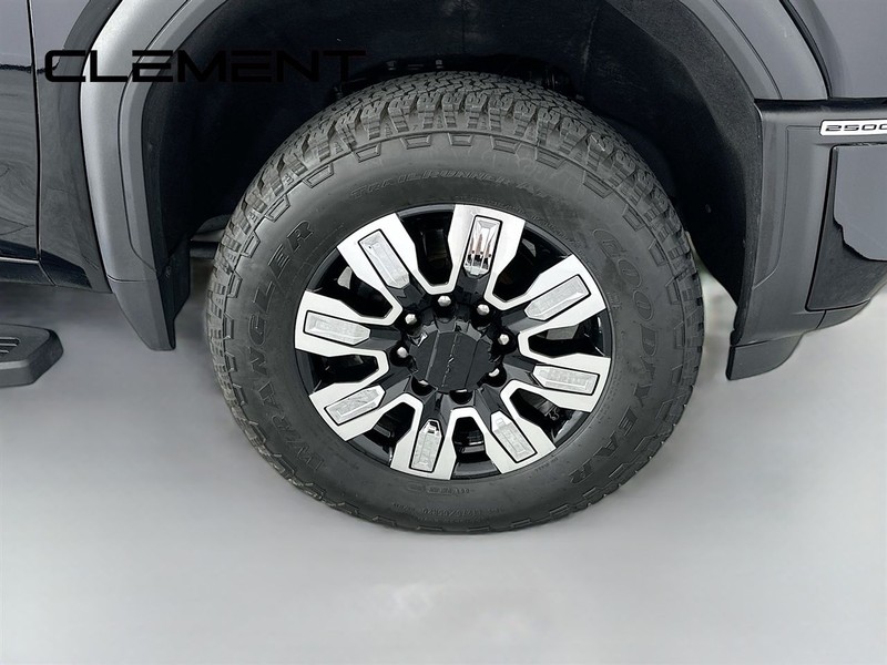 GMC Sierra 2500HD Vehicle Image 37