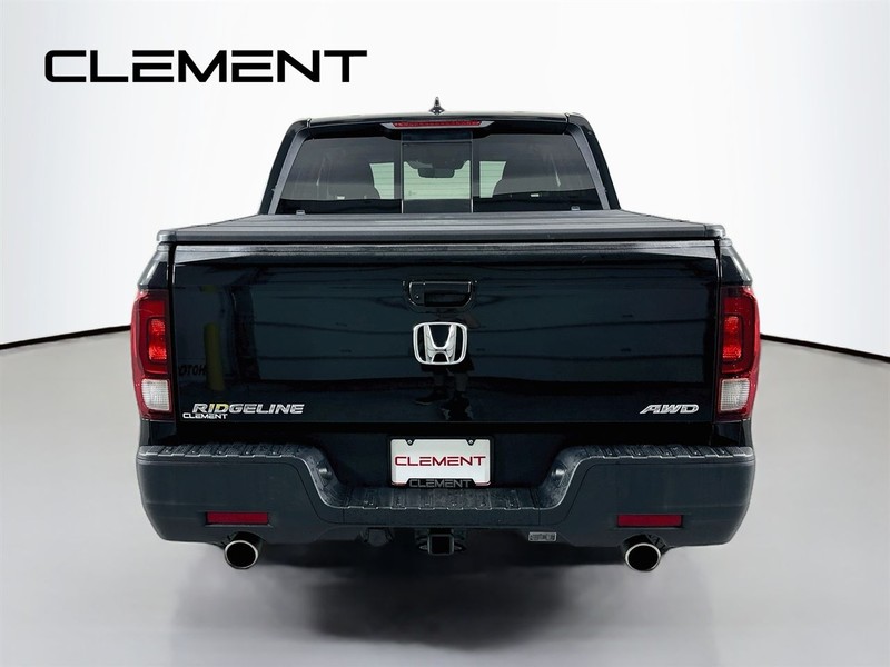 Honda Ridgeline Vehicle Full-screen Gallery Image 8