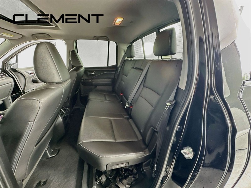 Honda Ridgeline Vehicle Full-screen Gallery Image 32