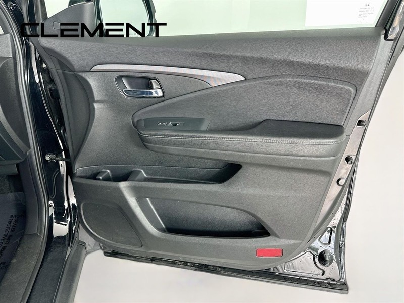 Honda Ridgeline Vehicle Full-screen Gallery Image 35