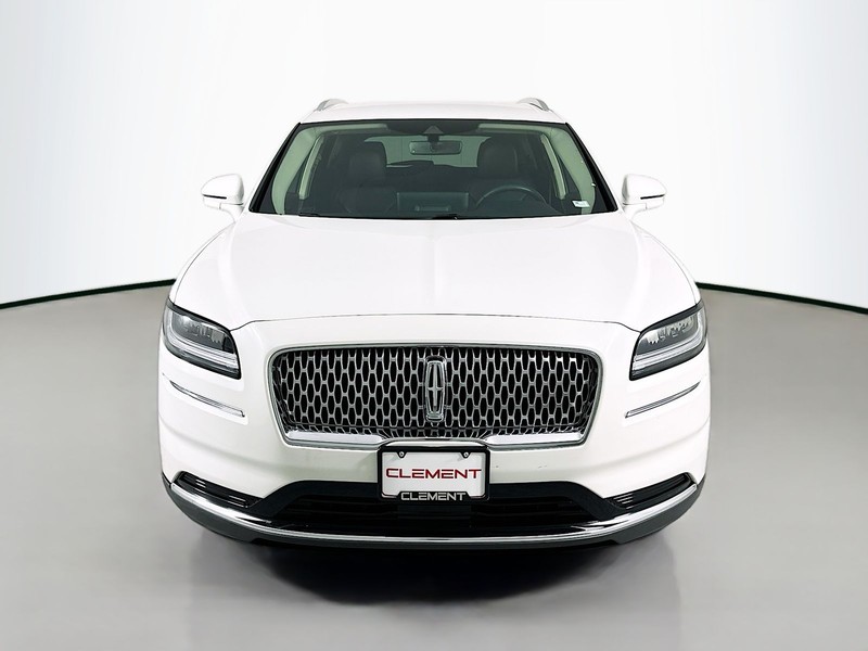 Lincoln Nautilus Vehicle Full-screen Gallery Image 2