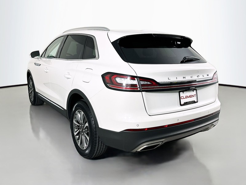 Lincoln Nautilus Vehicle Full-screen Gallery Image 7