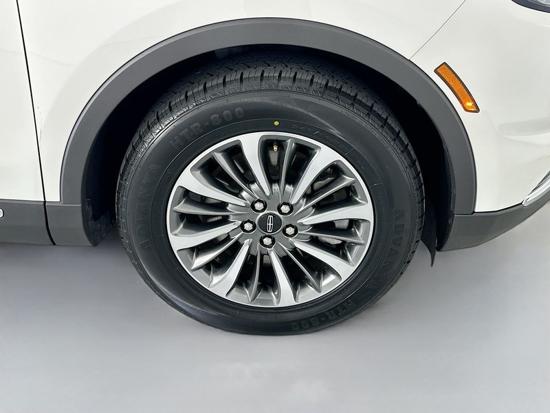 Lincoln Nautilus Vehicle Full-screen Gallery Image 29