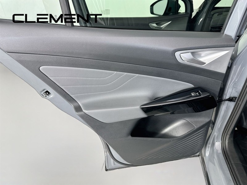 Volkswagen ID.4 Vehicle Full-screen Gallery Image 31