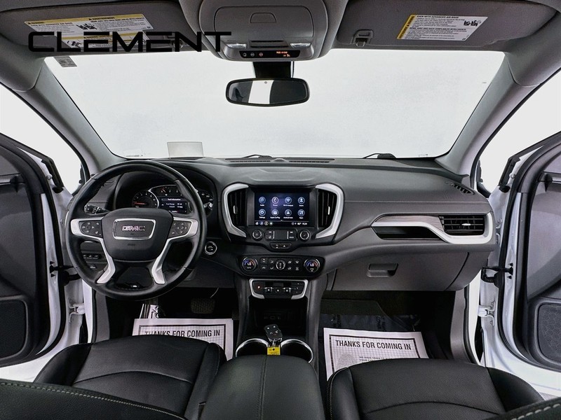 GMC Terrain Vehicle Full-screen Gallery Image 12