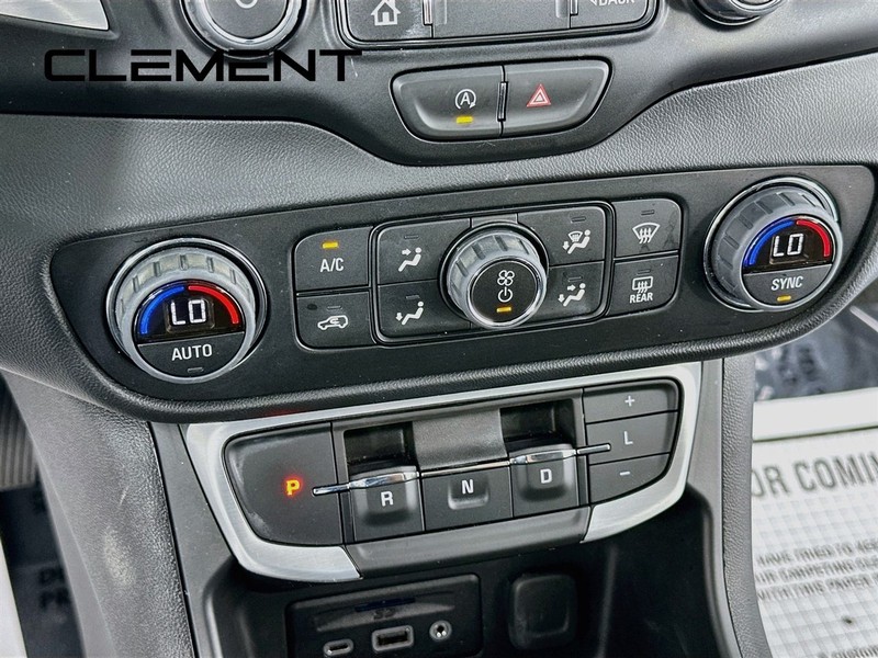 GMC Terrain Vehicle Full-screen Gallery Image 22