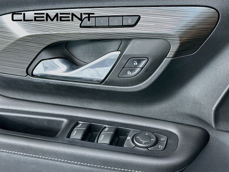 GMC Terrain Vehicle Full-screen Gallery Image 26