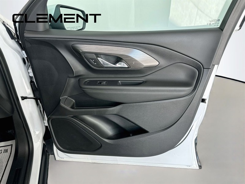 GMC Terrain Vehicle Full-screen Gallery Image 34