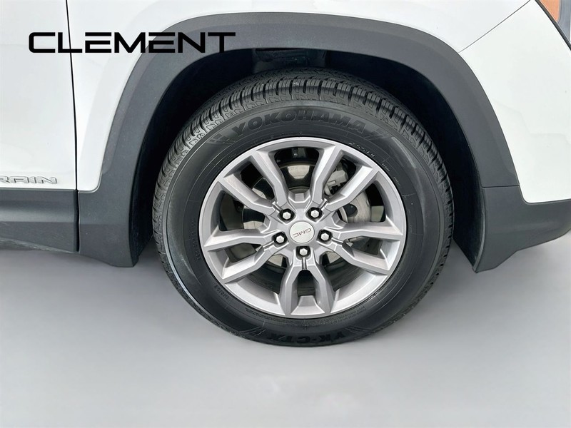 GMC Terrain Vehicle Full-screen Gallery Image 35