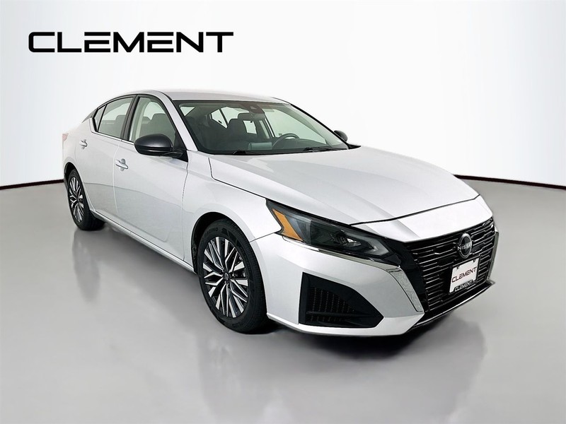 Nissan Altima Vehicle Image 05