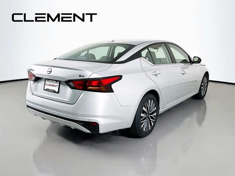 Nissan Altima Vehicle Image 07