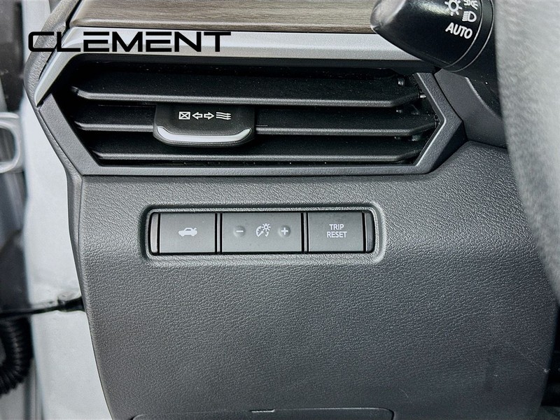 Nissan Altima Vehicle Image 14