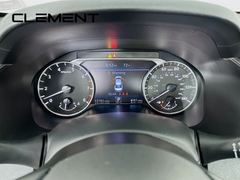 Nissan Altima Vehicle Image 18