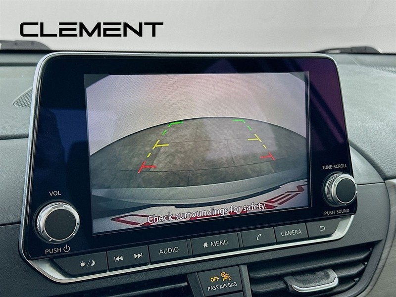 Nissan Altima Vehicle Image 20