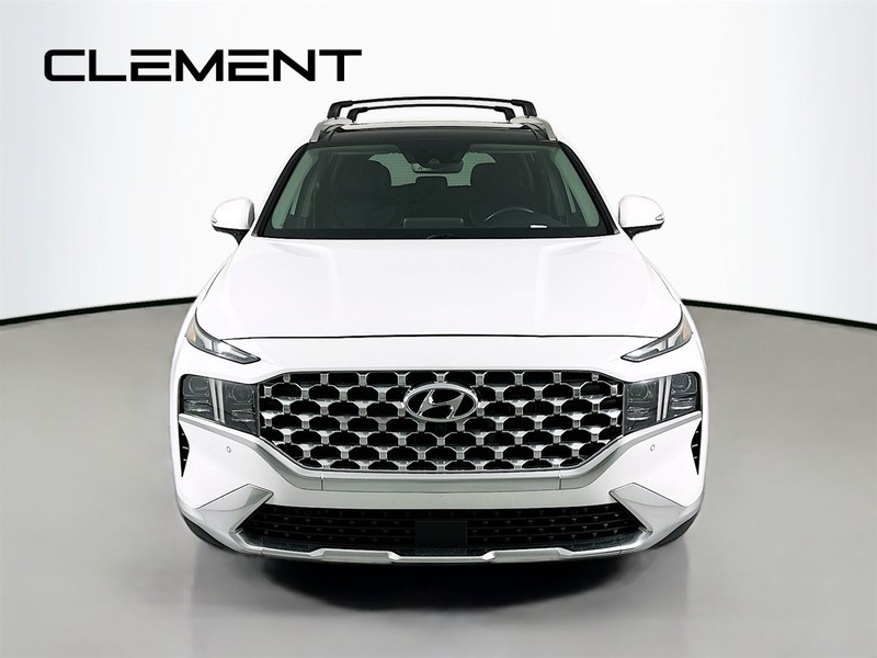 Hyundai Santa Fe Vehicle Full-screen Gallery Image 3