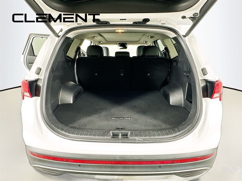 Hyundai Santa Fe Vehicle Full-screen Gallery Image 11