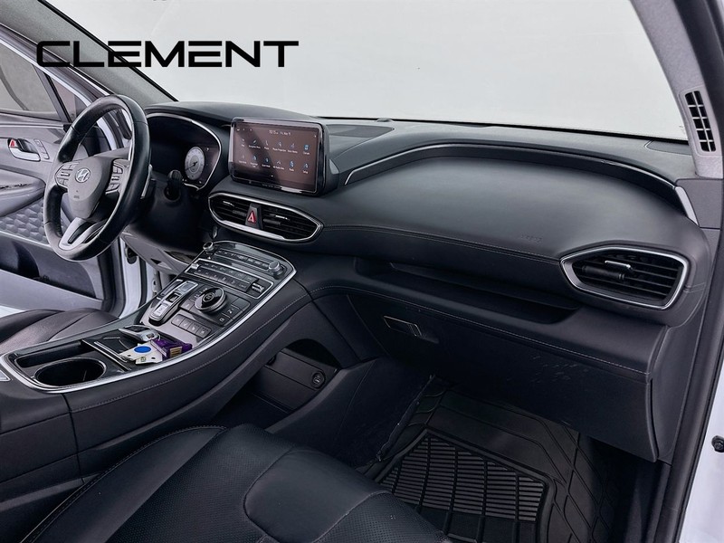 Hyundai Santa Fe Vehicle Full-screen Gallery Image 35