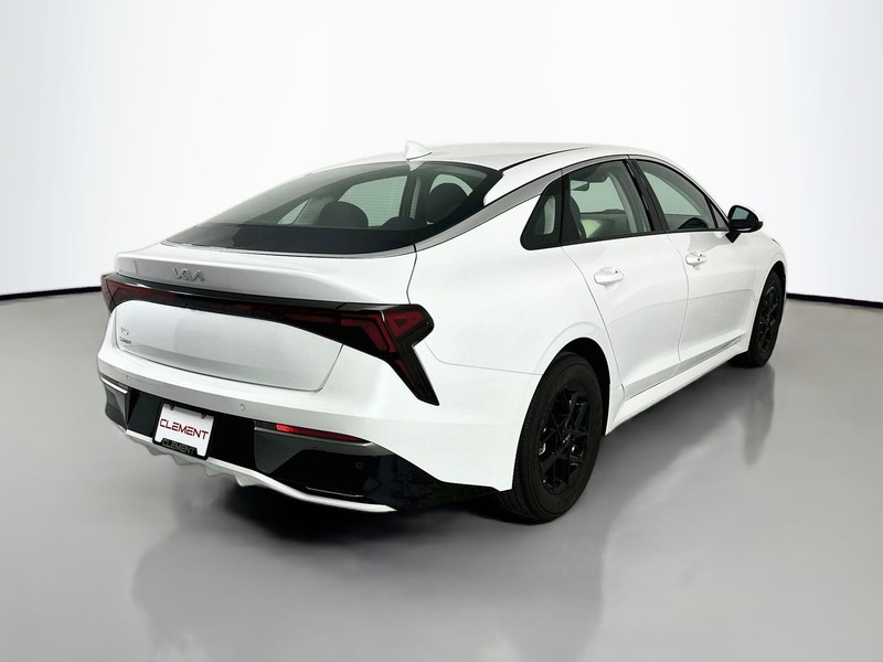 Kia K5 Vehicle Full-screen Gallery Image 5