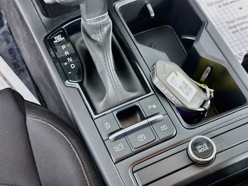 Kia K5 Vehicle Full-screen Gallery Image 18