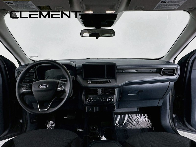 Ford Maverick Vehicle Image 12
