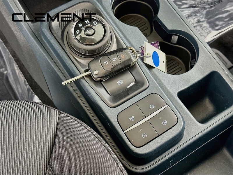 Ford Maverick Vehicle Image 23
