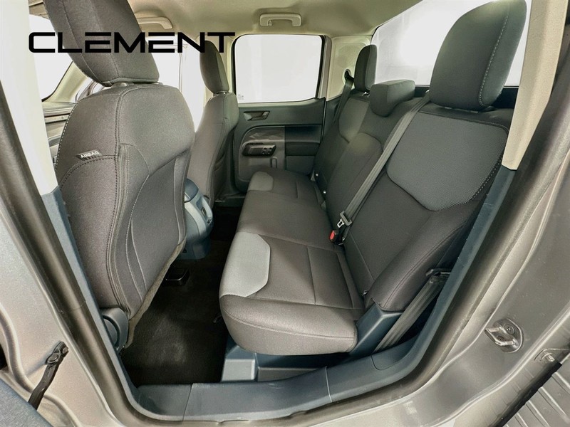 Ford Maverick Vehicle Image 30