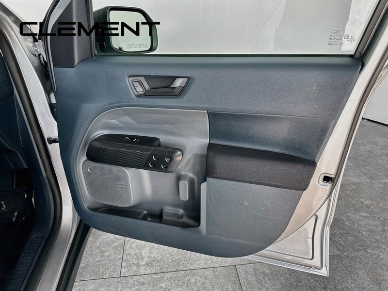 Ford Maverick Vehicle Image 33