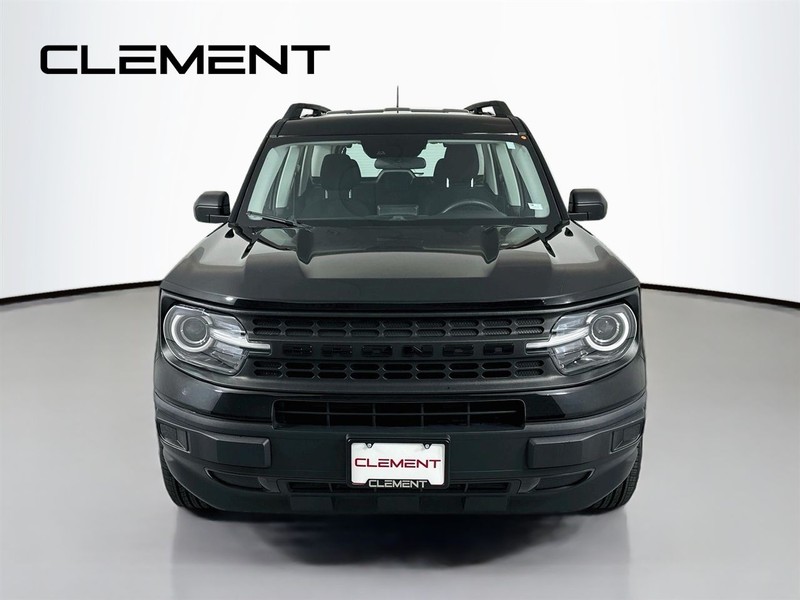 Ford Bronco Sport Vehicle Full-screen Gallery Image 3