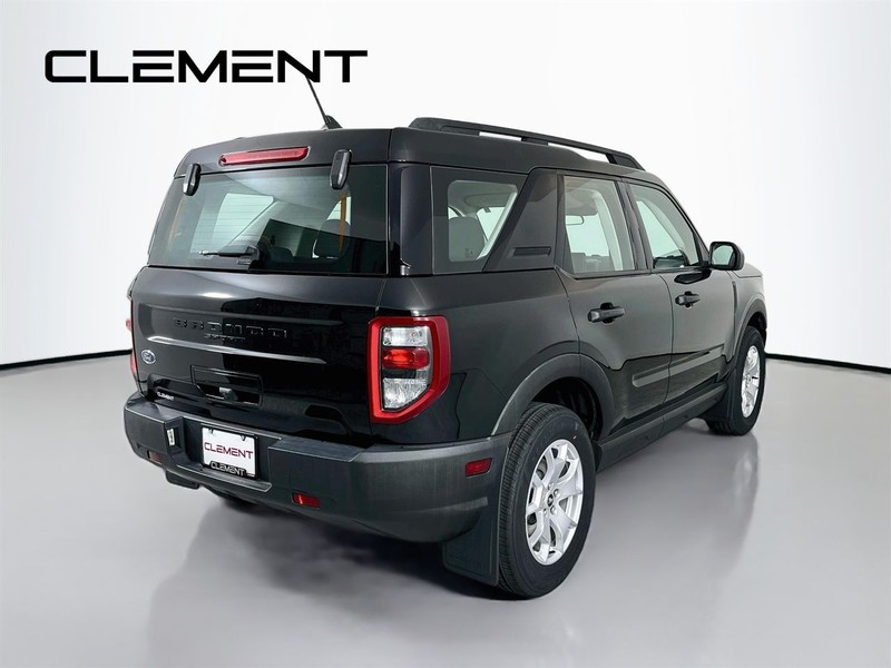 Ford Bronco Sport Vehicle Full-screen Gallery Image 7