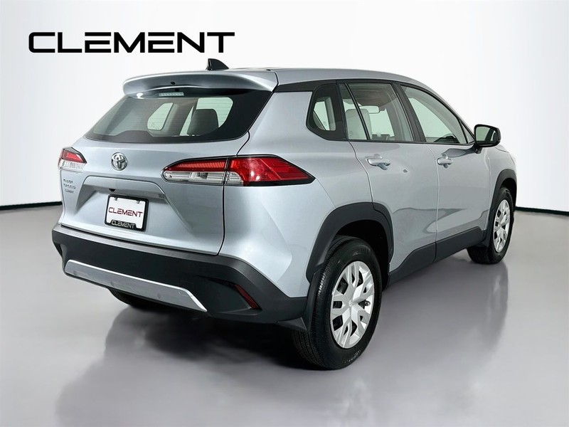 Toyota Corolla Cross Vehicle Full-screen Gallery Image 7