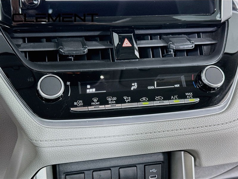Toyota Corolla Cross Vehicle Full-screen Gallery Image 22