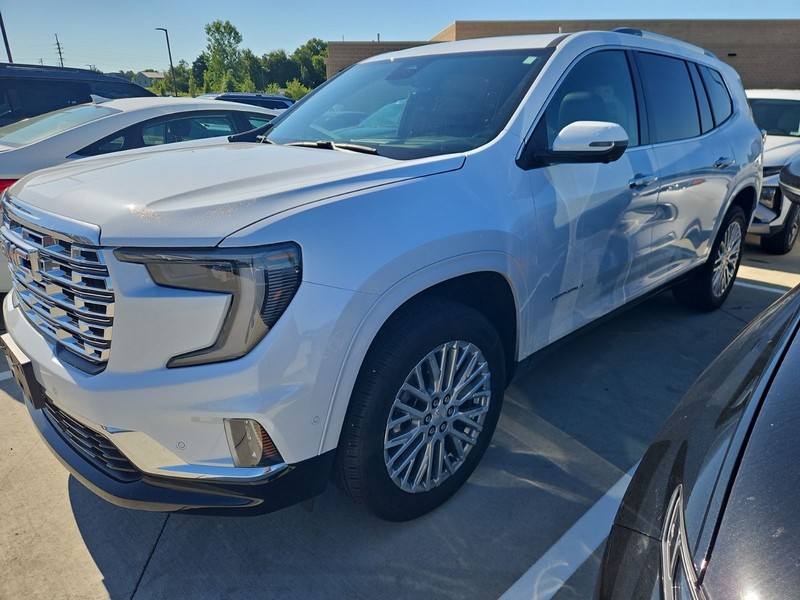 GMC Acadia Vehicle Image 02