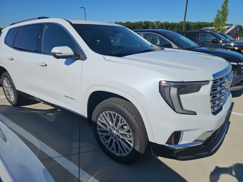 GMC Acadia Vehicle Image 03