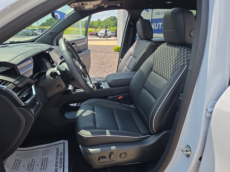GMC Acadia Vehicle Full-screen Gallery Image 25